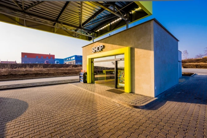 Benzínka D-Oil v Podolí u Brna